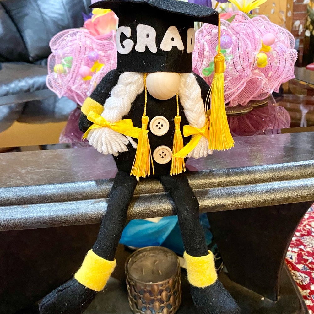Graduation gnome